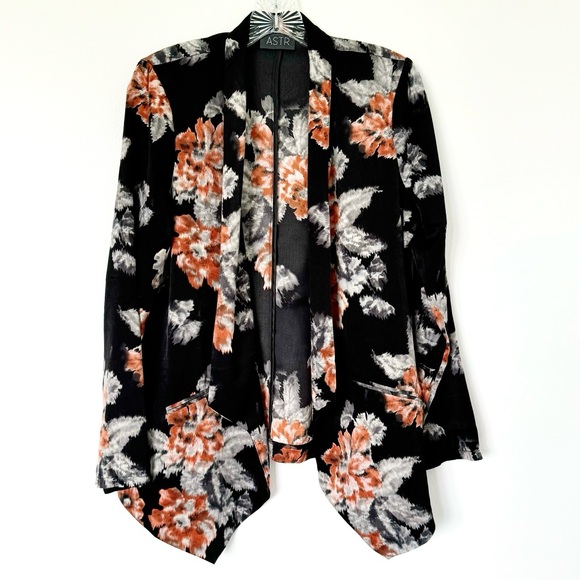 Astr Jackets & Blazers - ASTR Black Floral Print Blazer Size Medium
